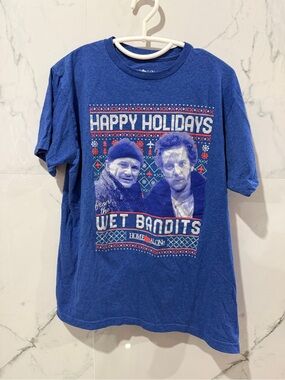 HOME ALONE THE MOVIE  Holiday Graphic Tee - 'Happy Holidays' Wet Bandits Desig